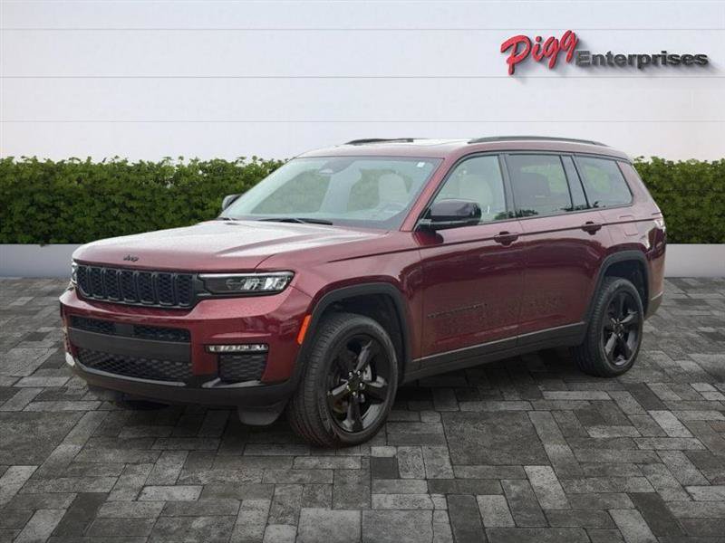 Used 2024 Jeep Grand Cherokee L Limited w/ Black Appearance Package AWD/4WD image 4