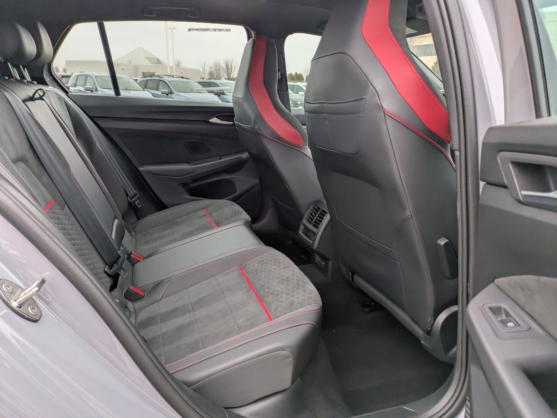 Used 2025 Volkswagen GTI SE image 27