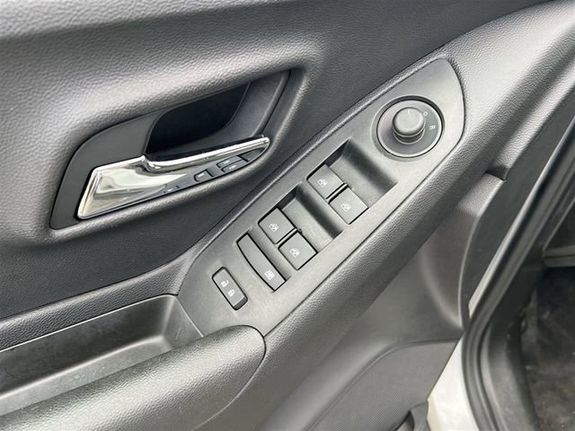 Certified 2020 Chevrolet Trax LS image 14