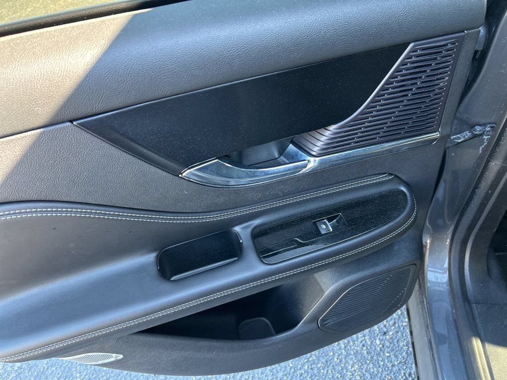 Used 2021 Lincoln Corsair FWD w/ Convenience Package image 22