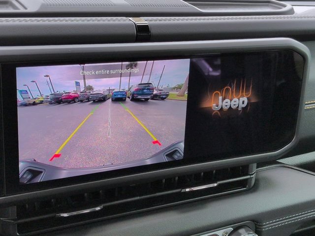 Used 2025 Jeep Gladiator Sport AWD/4WD image 20