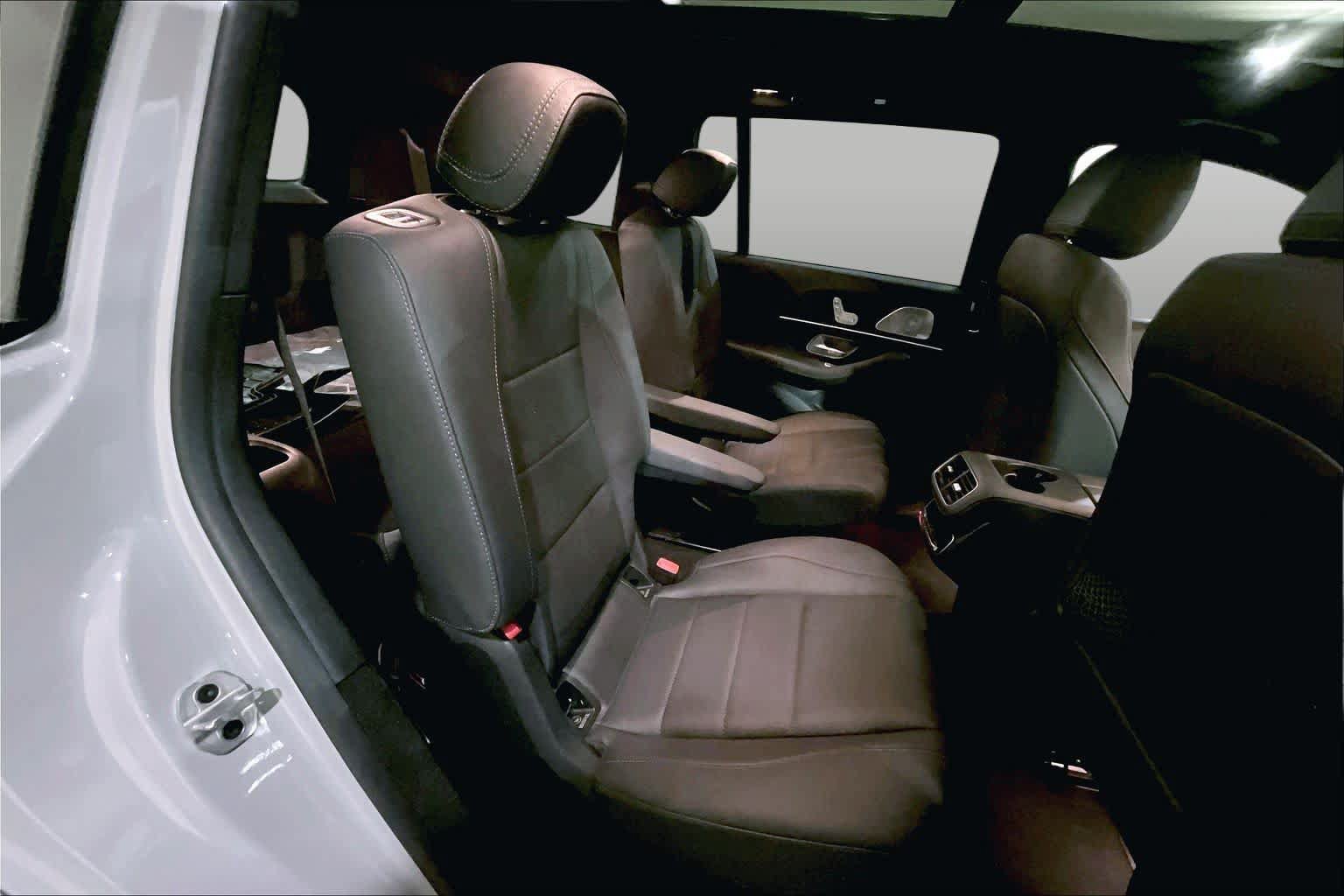 Used 2024 Mercedes-Benz GLS 450 4MATIC image 19