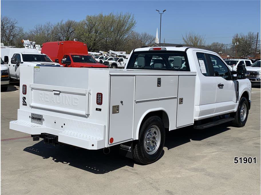 Used 2024 Ford F350 XL w/ XL Driver Assist Package RWD image 2