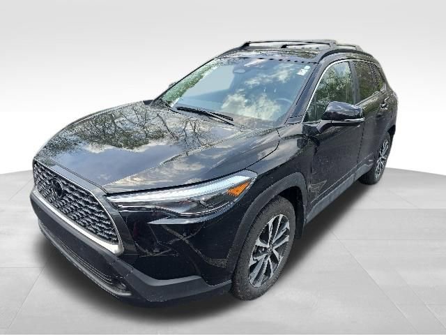 Used 2024 Toyota Corolla Cross XLE AWD/4WD image 11
