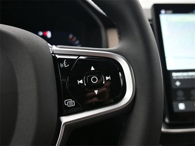 New 2026 Volvo XC90 B6 Plus w/ Protection Package Premier image 25