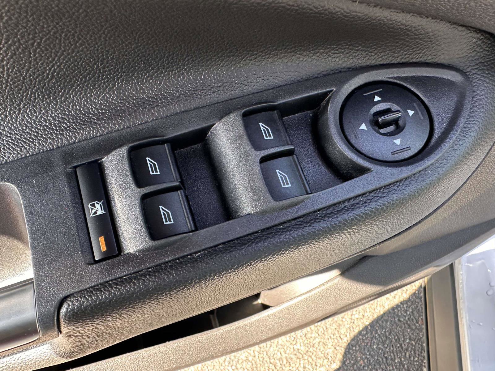 Used 2016 Ford Escape SE w/ Equipment Group 201A image 10