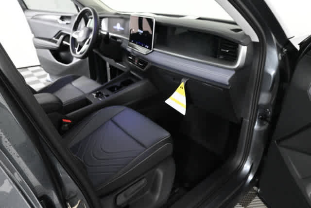 New 2026 Volkswagen Tiguan SE FWD image 15