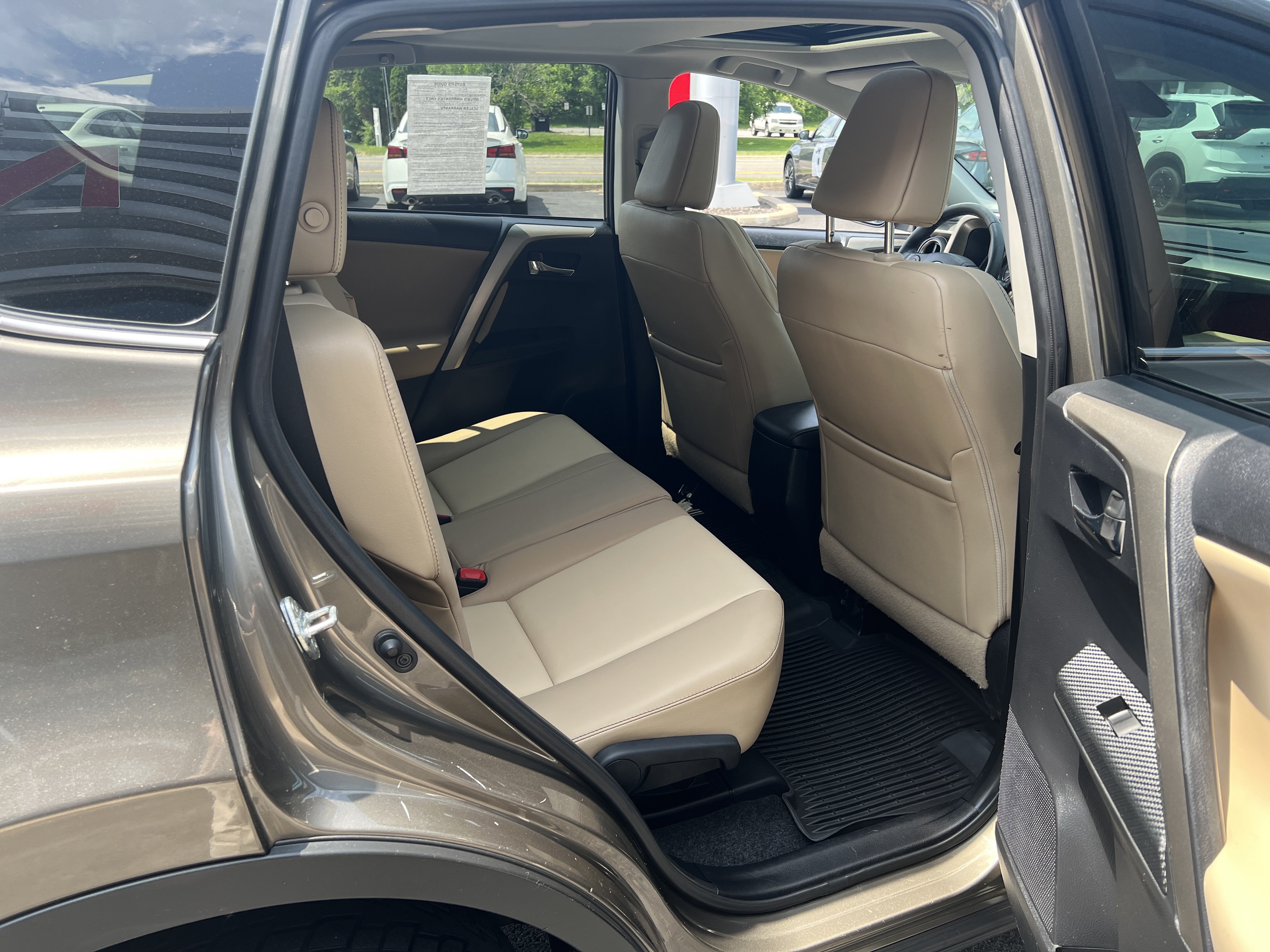 Used 2014 Toyota RAV4 Limited w/ Technology Package AWD/4WD image 9