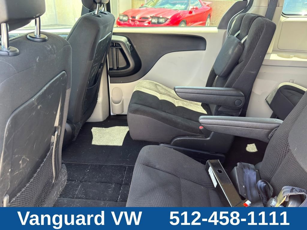 Used 2019 Dodge Grand Caravan SE FWD image 22
