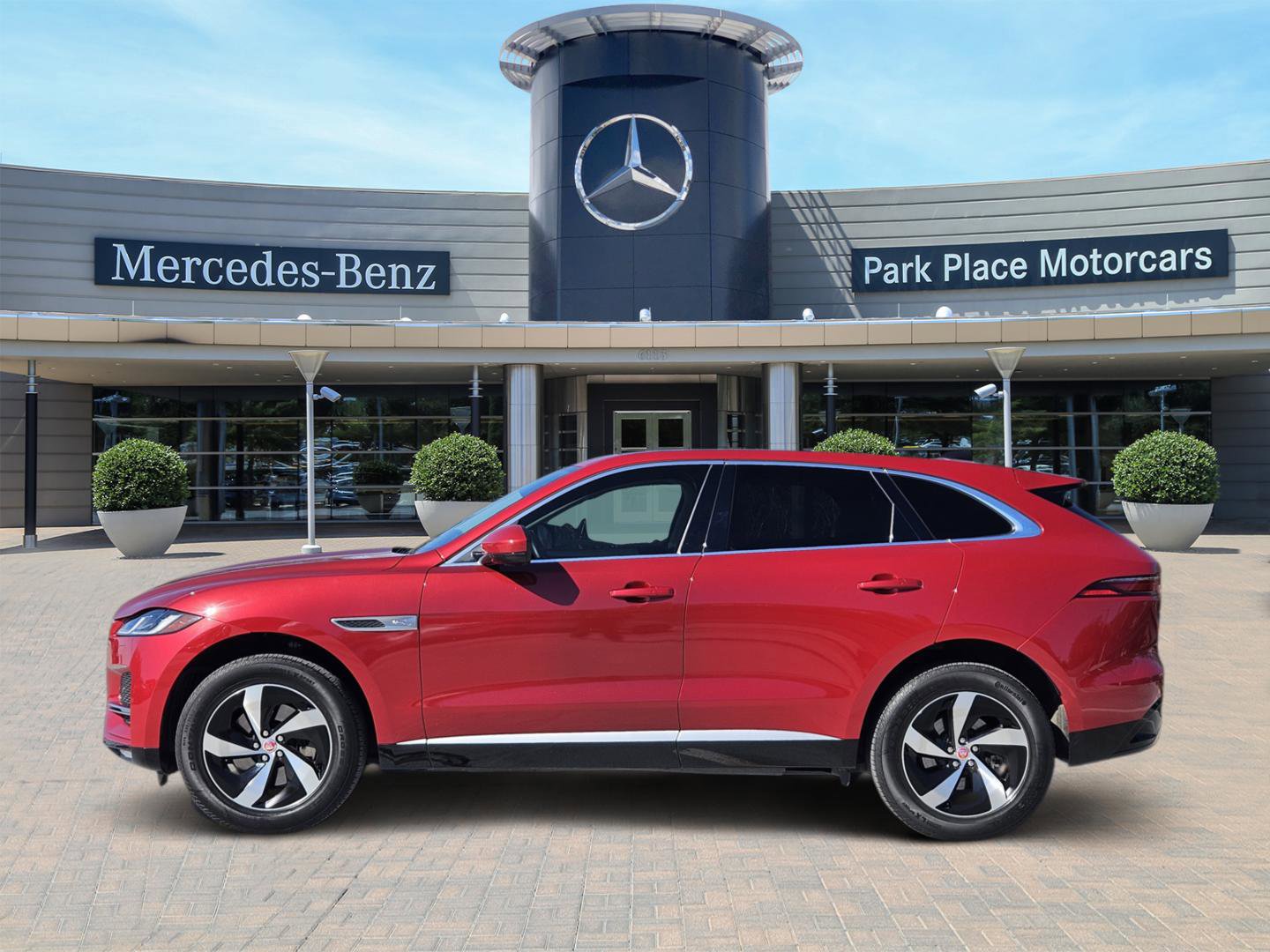 Used 2022 Jaguar F-PACE S image 3