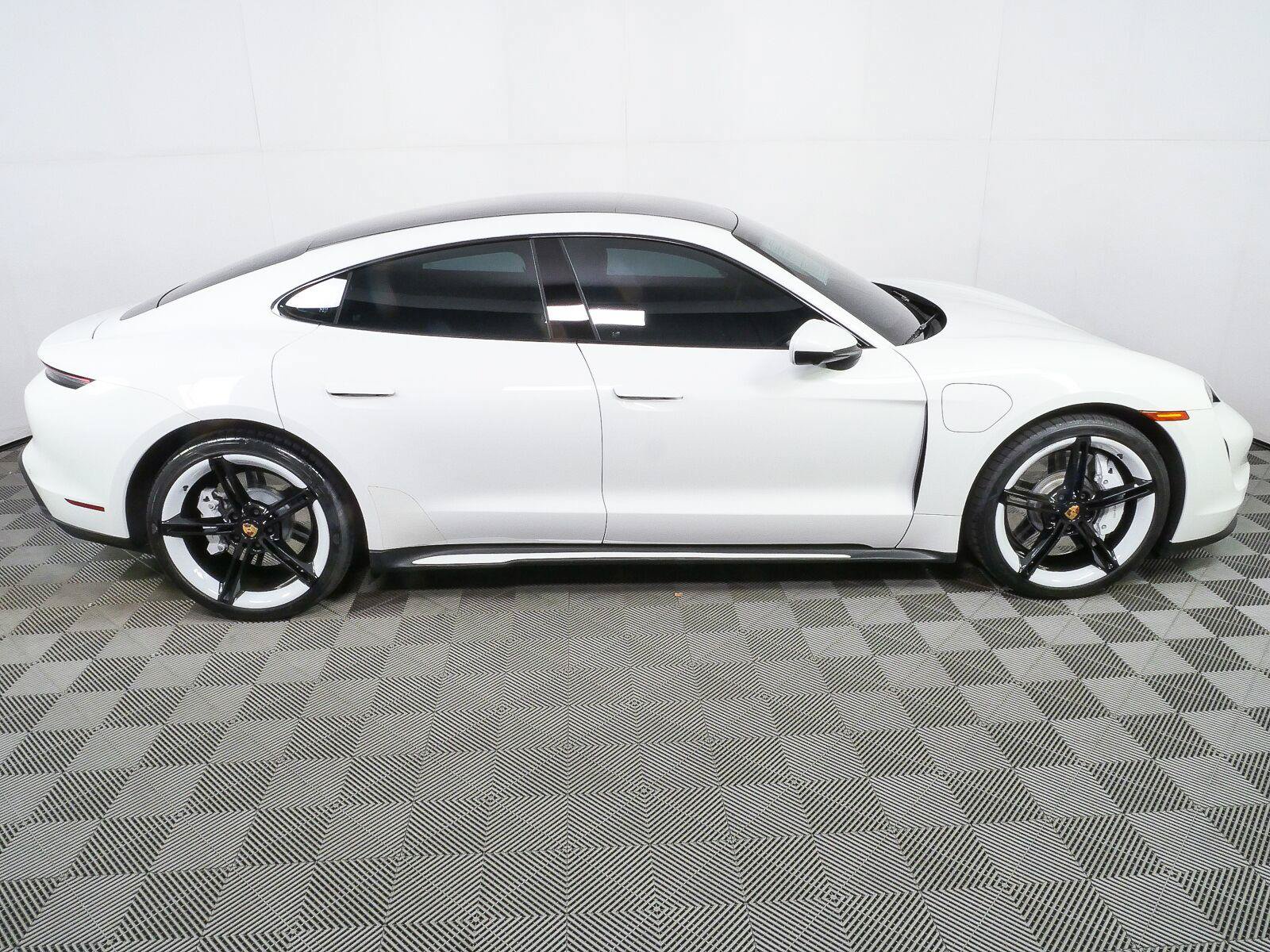 Certified 2024 Porsche Taycan RWD image 27