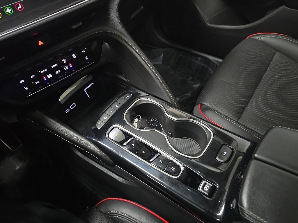Used 2022 Buick Envision Essence w/ Sport Touring Package AWD/4WD image 27