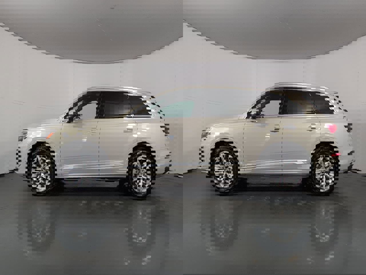 Certified 2025 Audi Q7 2.0T Premium Plus w/ Premium Plus Package image 31