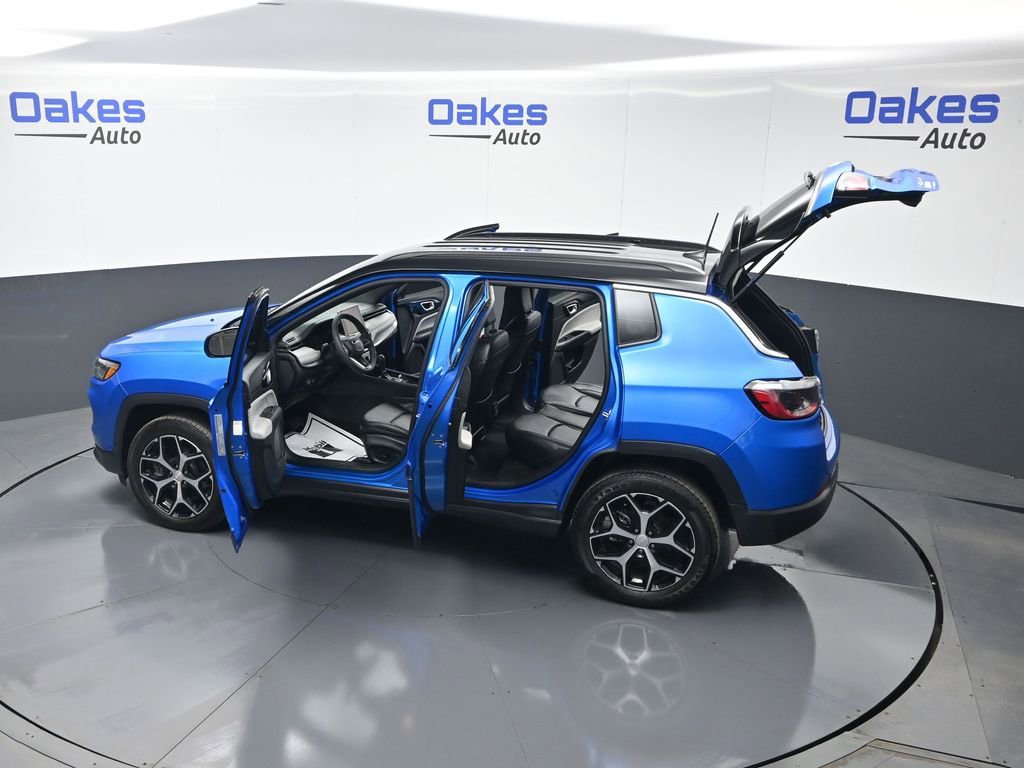 Used 2024 Jeep Compass Limited image 59