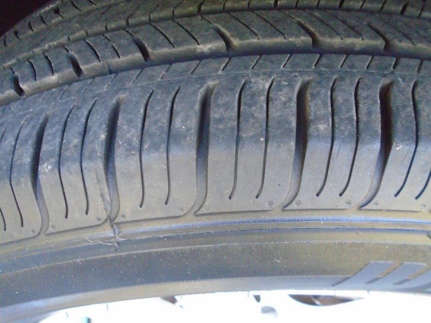 Used 2013 Volkswagen Tiguan S image 31