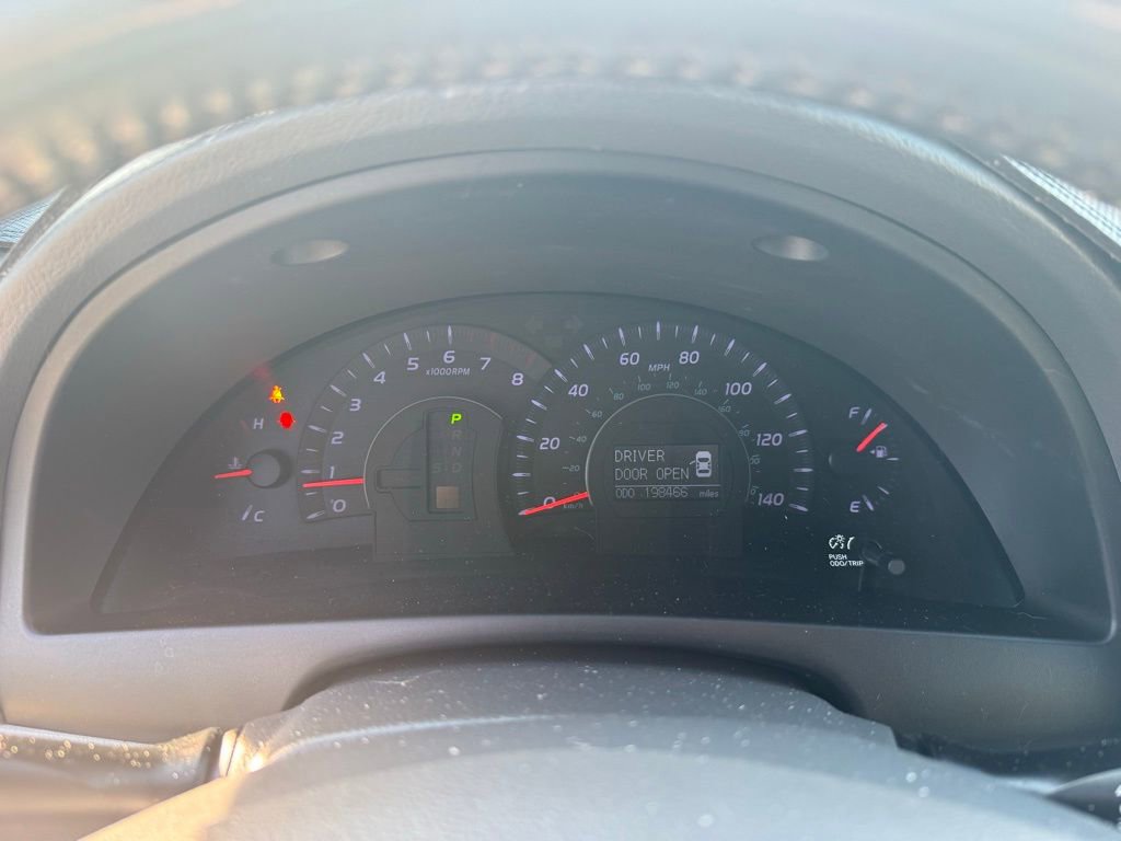 Used 2010 Toyota Camry image 32