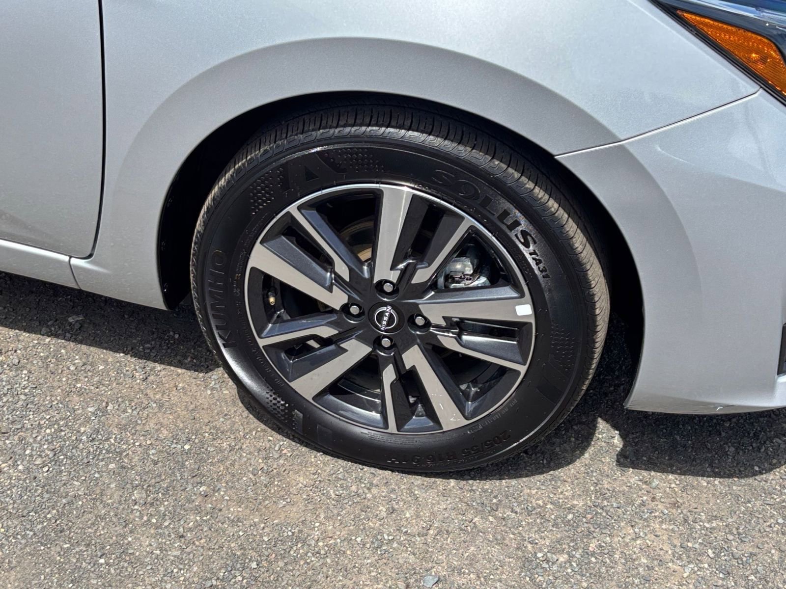 Used 2025 Nissan Versa SV FWD image 28