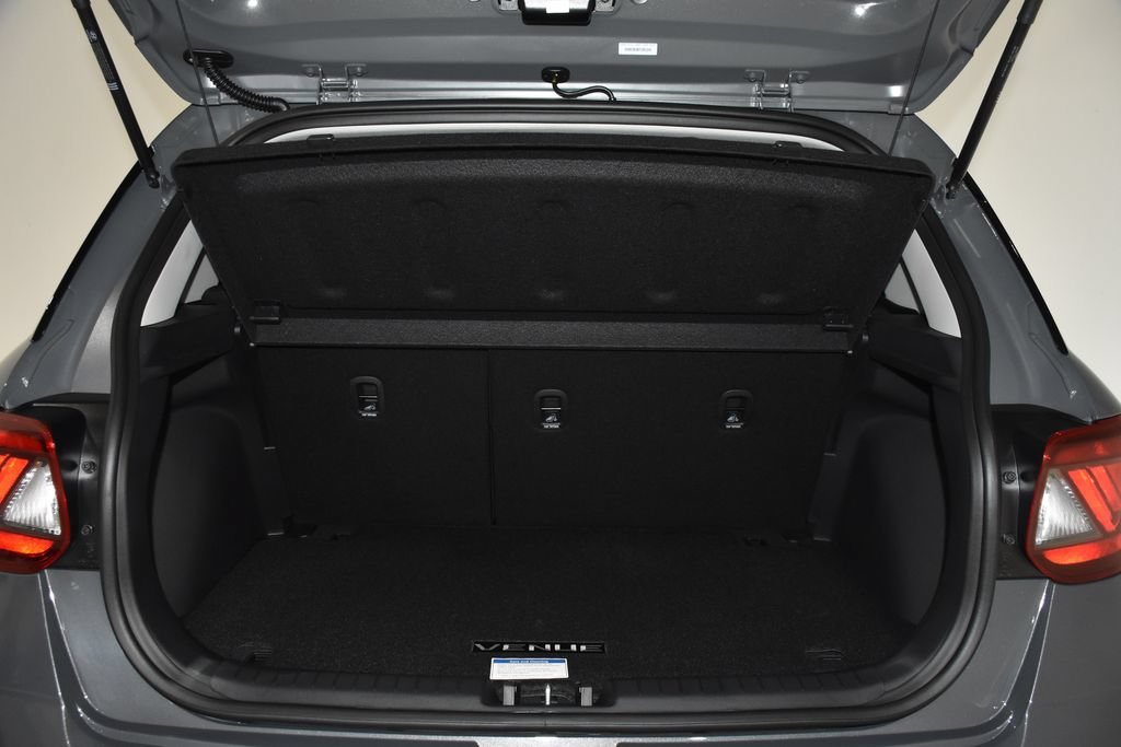 New 2026 Hyundai Venue SEL FWD image 31
