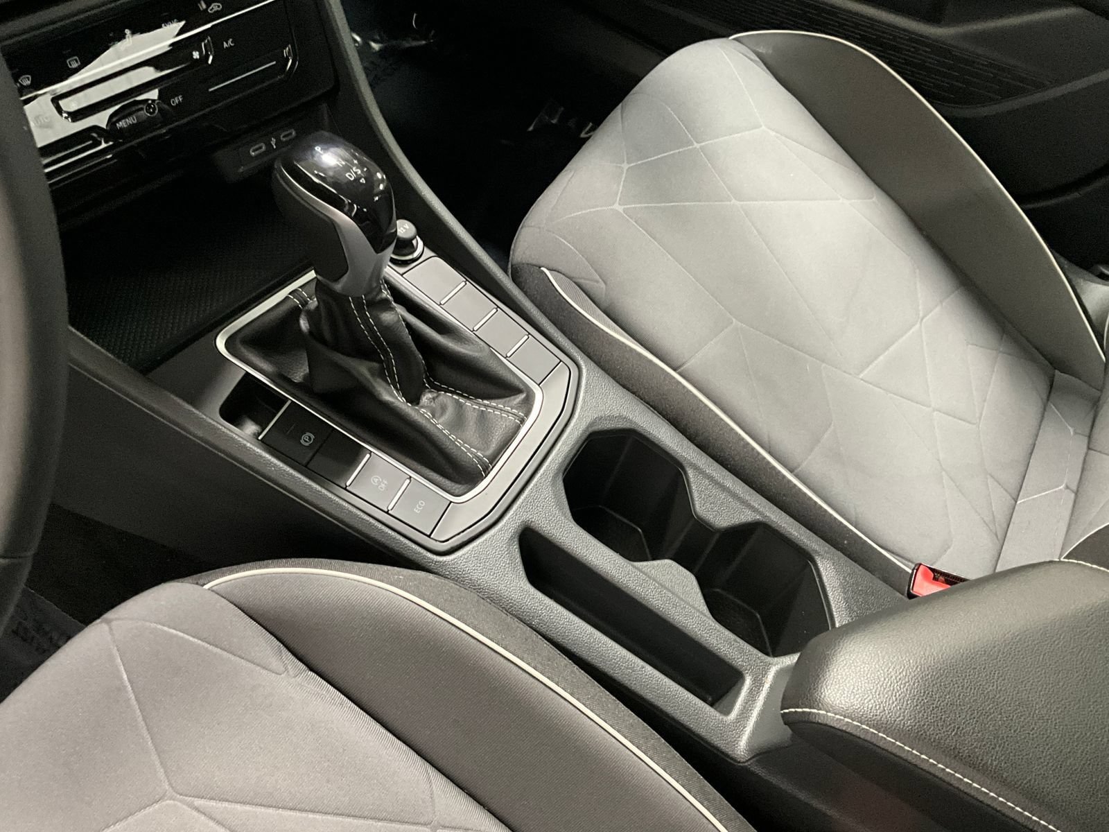 Used 2025 Volkswagen Jetta Sport FWD image 18