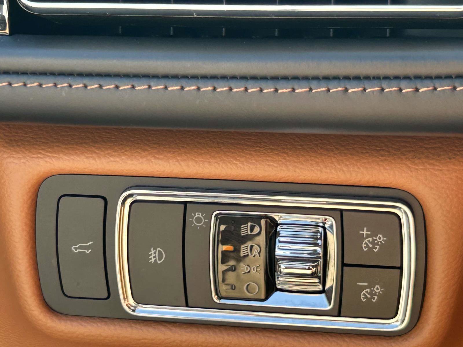 Used 2023 Lincoln Aviator Black Label w/ Jet Package AWD/4WD image 23