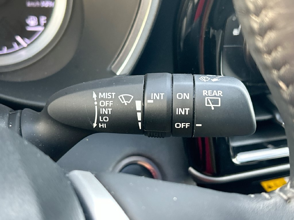 Used 2024 Toyota Highlander XLE FWD image 20