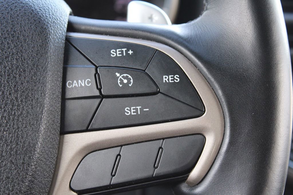 Used 2016 Jeep Grand Cherokee Laredo image 29