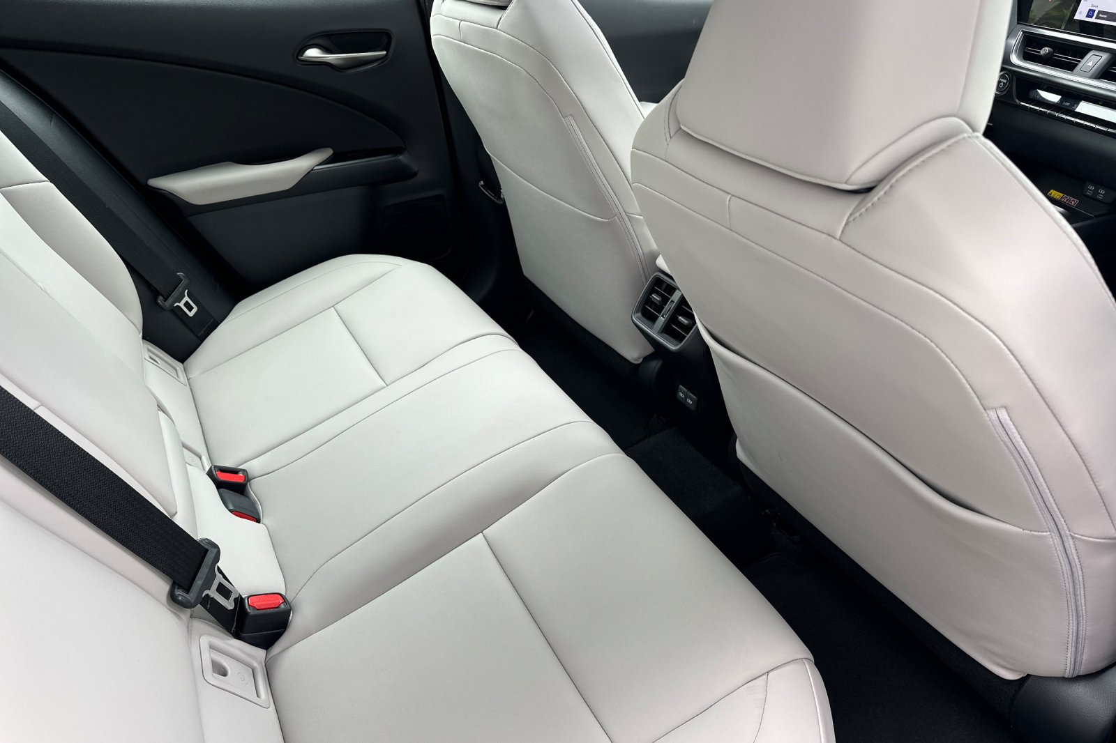 Used 2024 Lexus UX 250h FWD image 32