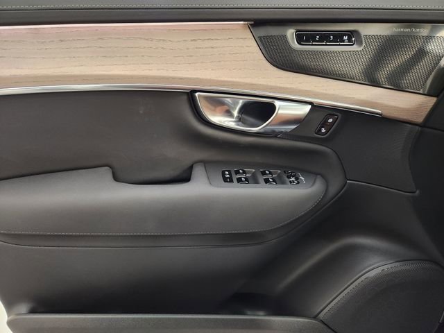 New 2025 Volvo XC90 B6 Plus w/ Protection Package Premier image 24