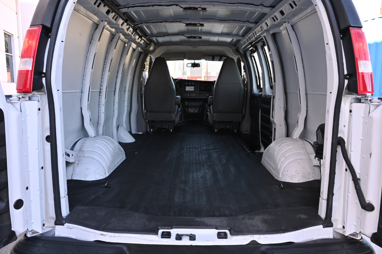 Used 2022 Chevrolet Express 2500 w/ Driver Convenience Package RWD image 21