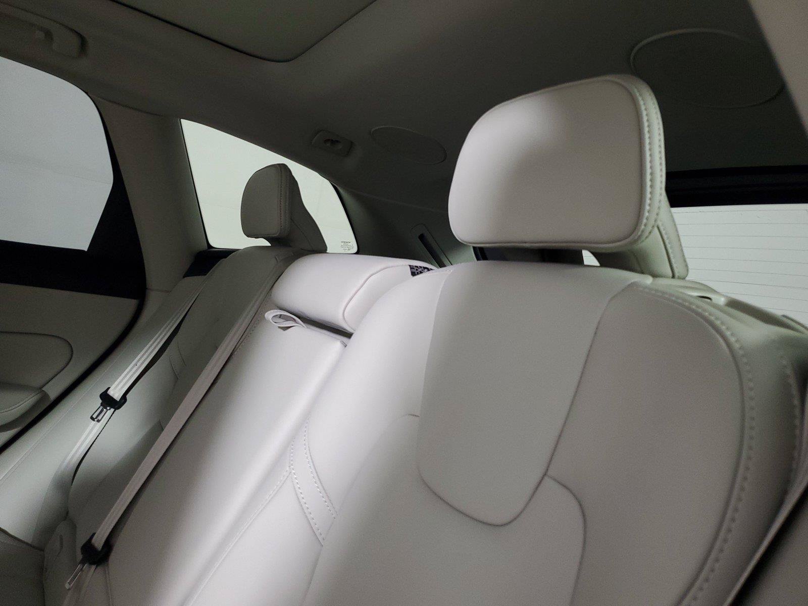 New 2027 Volvo XC60 B5 Ultra AWD/4WD image 13