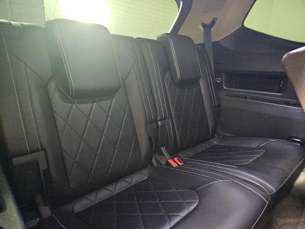 Used 2024 Volkswagen Atlas SEL Premium R-Line AWD/4WD image 7