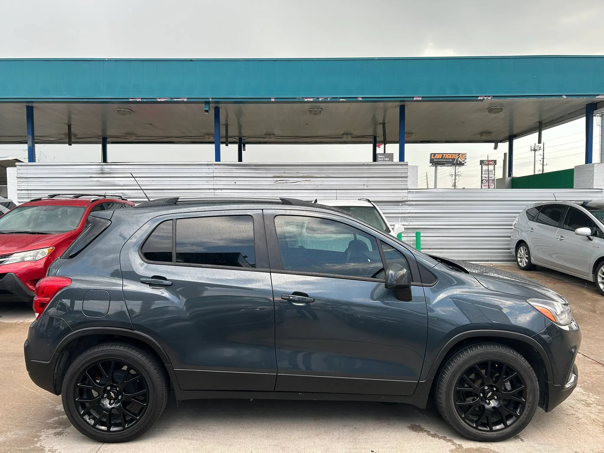 Used 2021 Chevrolet Trax LT w/ Sport Edition FWD image 6