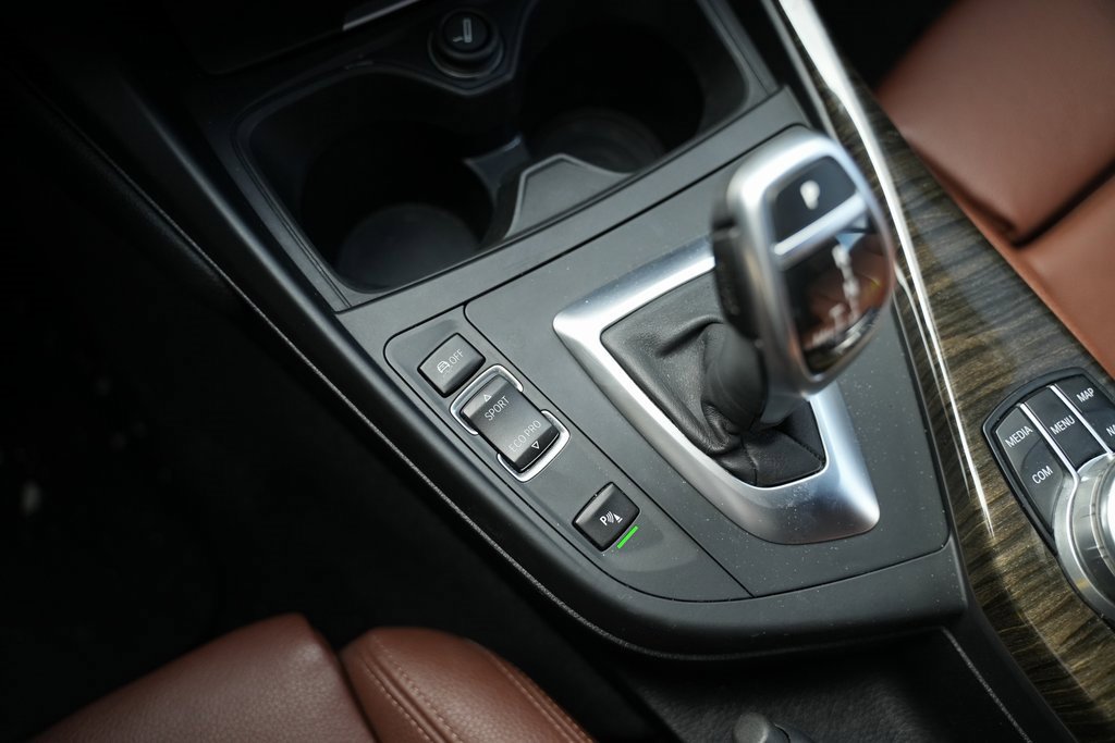 Used 2017 BMW 230i Convertible image 46