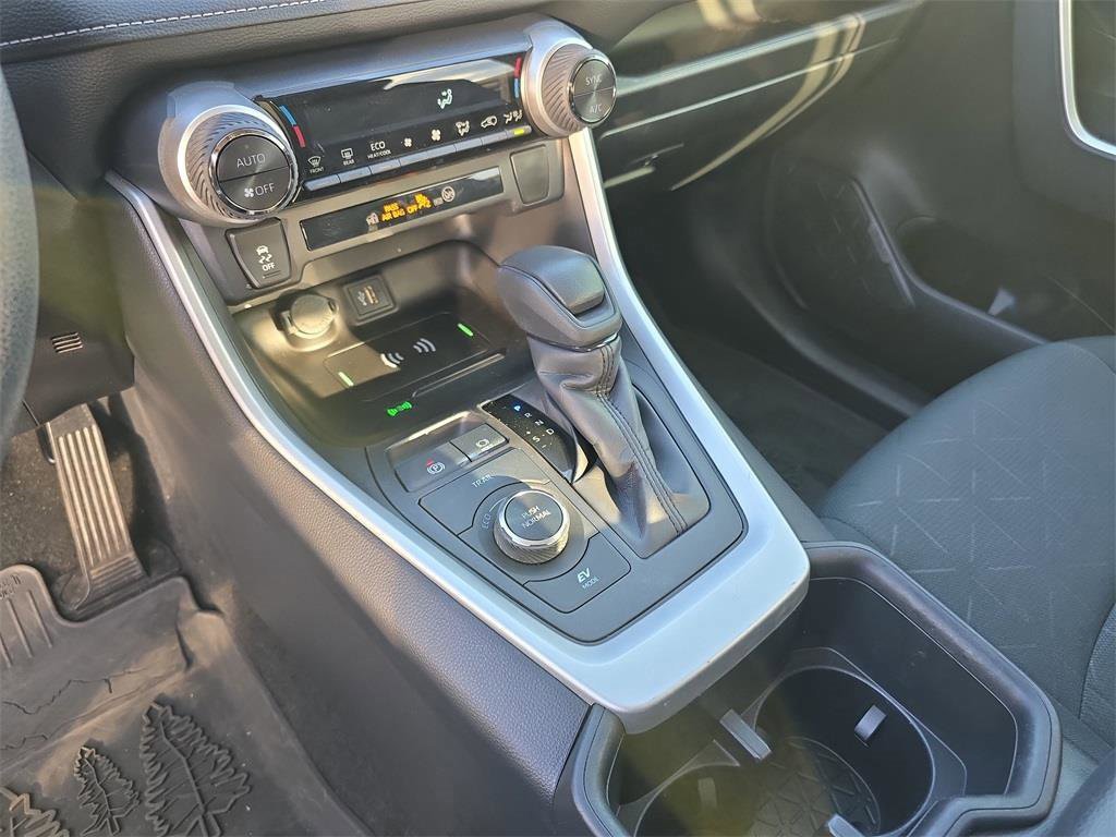 Used 2024 Toyota RAV4 AWD Hybrid image 30