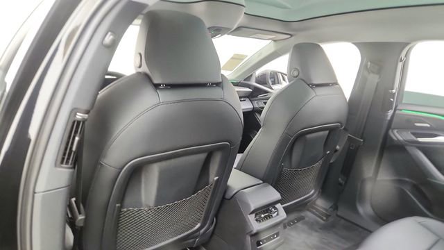Used 2025 Audi A6 e-tron Prestige w/ Black Warm Weather Package image 31