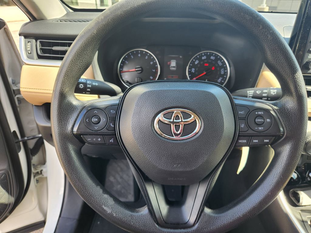 Used 2019 Toyota RAV4 LE image 19