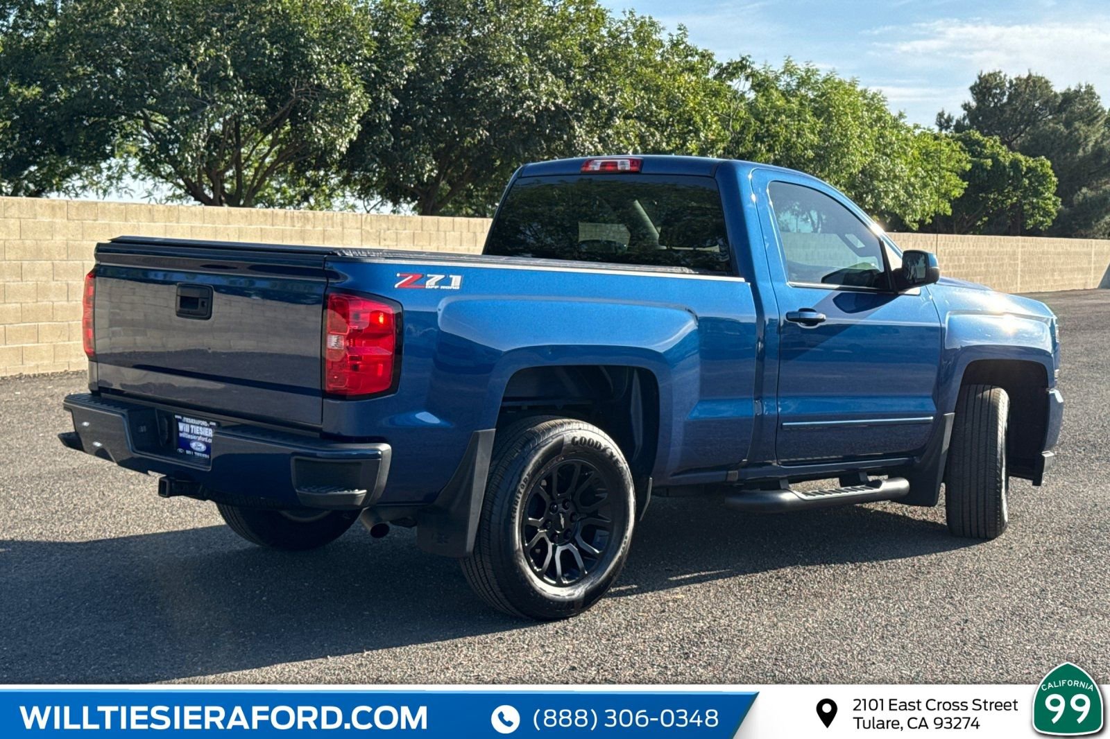 Used 2018 Chevrolet Silverado 1500 LT w/ LT Convenience Package AWD/4WD image 5