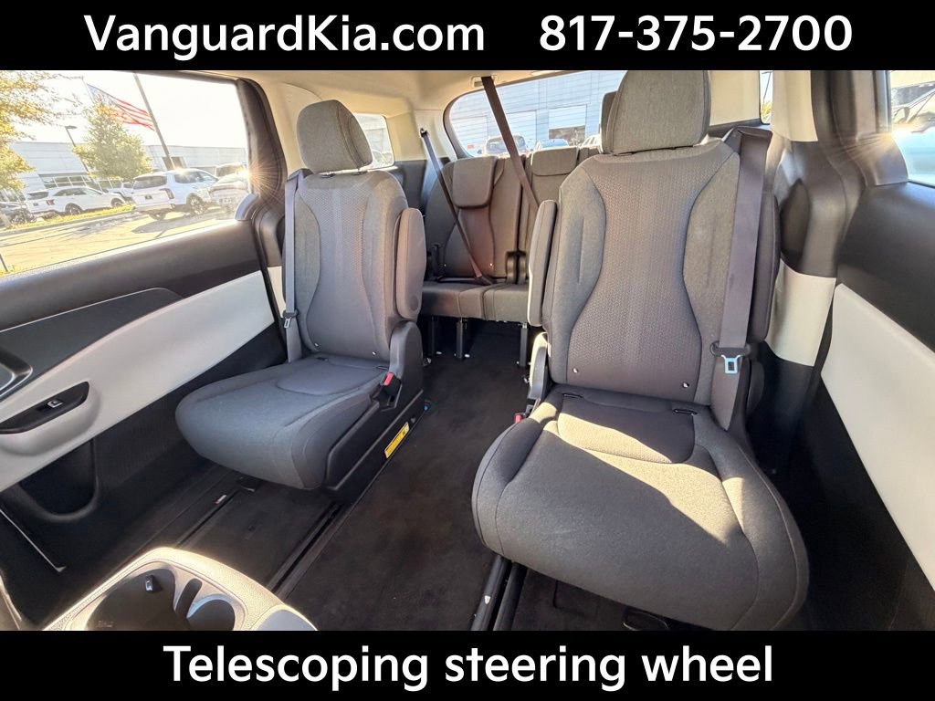Certified 2024 Kia Carnival LX image 23