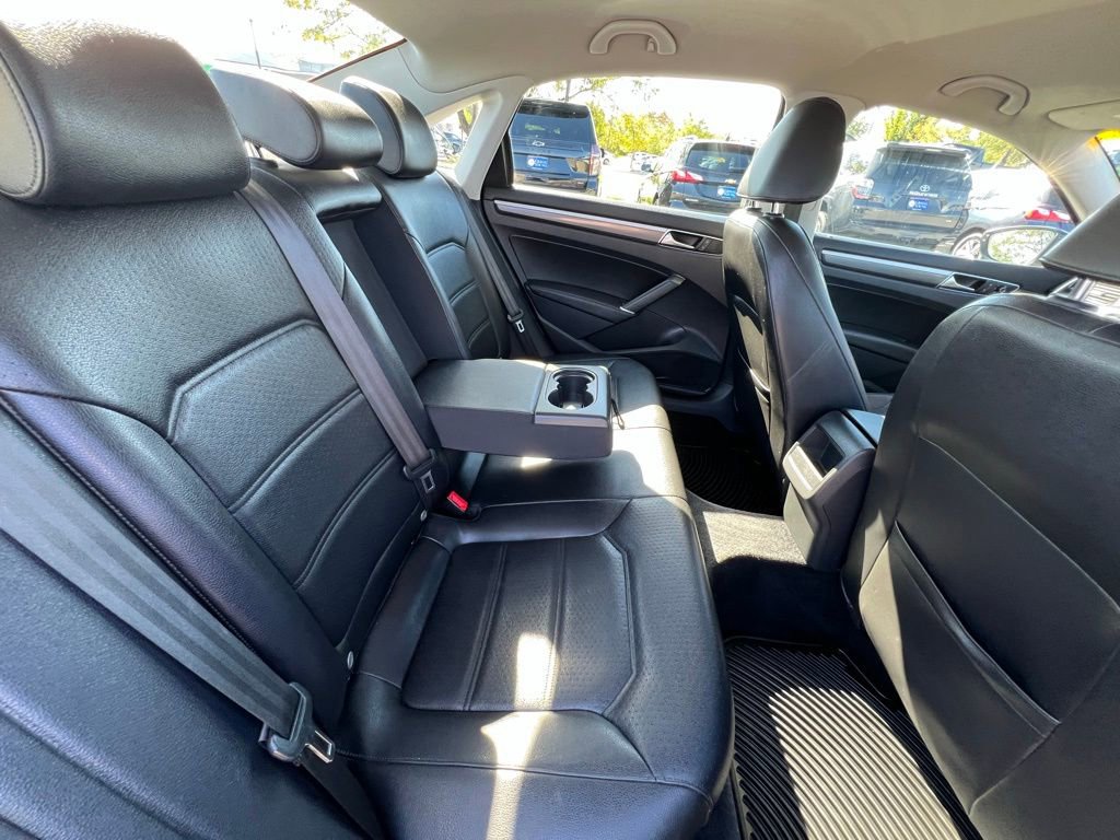 Used 2017 Volkswagen Passat 1.8T R-Line image 26