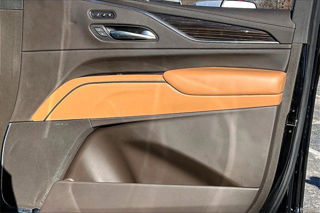 Used 2022 Cadillac Escalade ESV Sport w/ Touring Package image 29