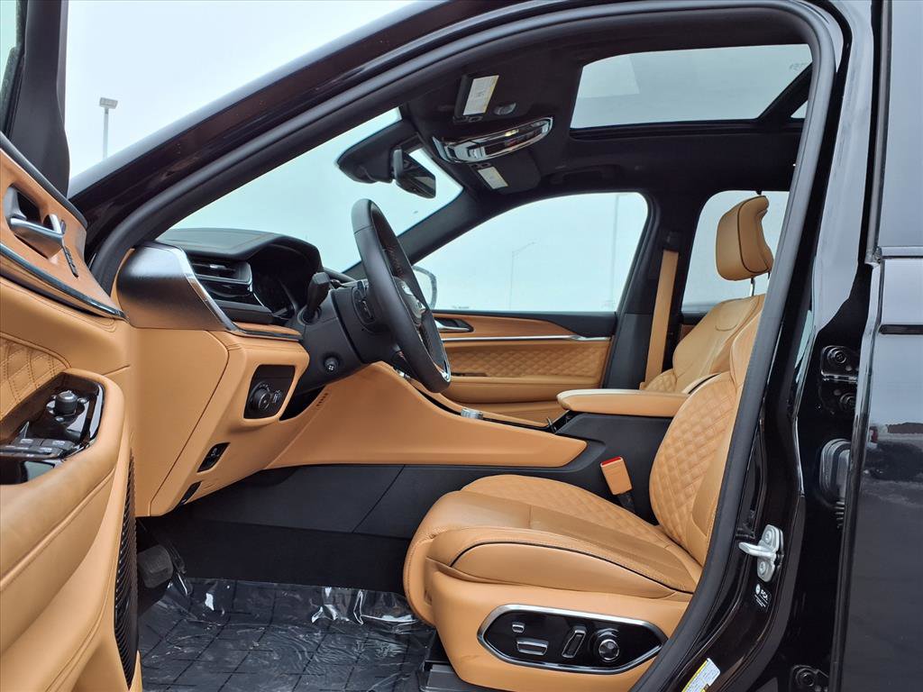 Used 2024 Jeep Grand Cherokee L Summit image 25