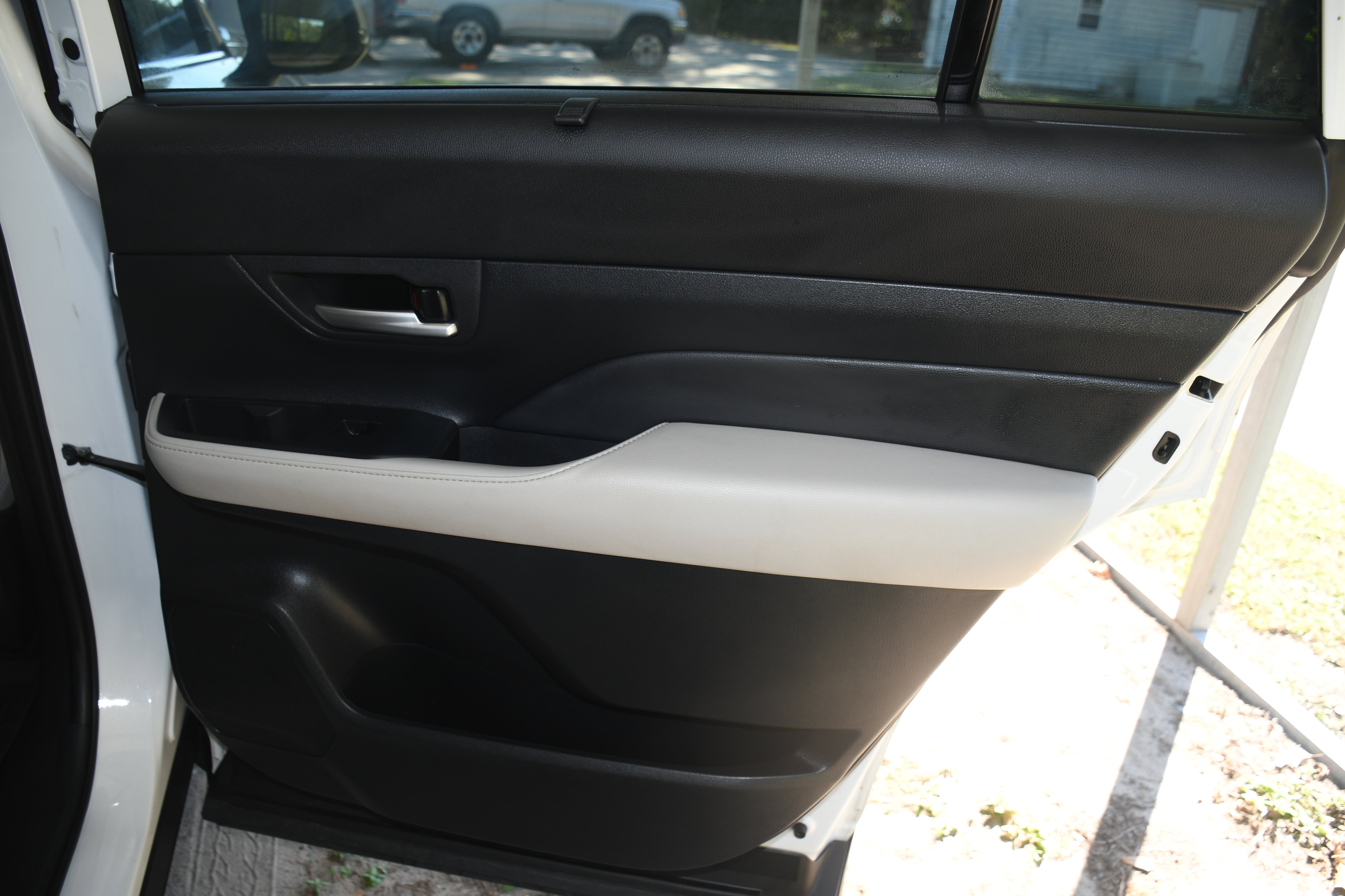 Used 2024 Toyota Grand Highlander Limited image 23