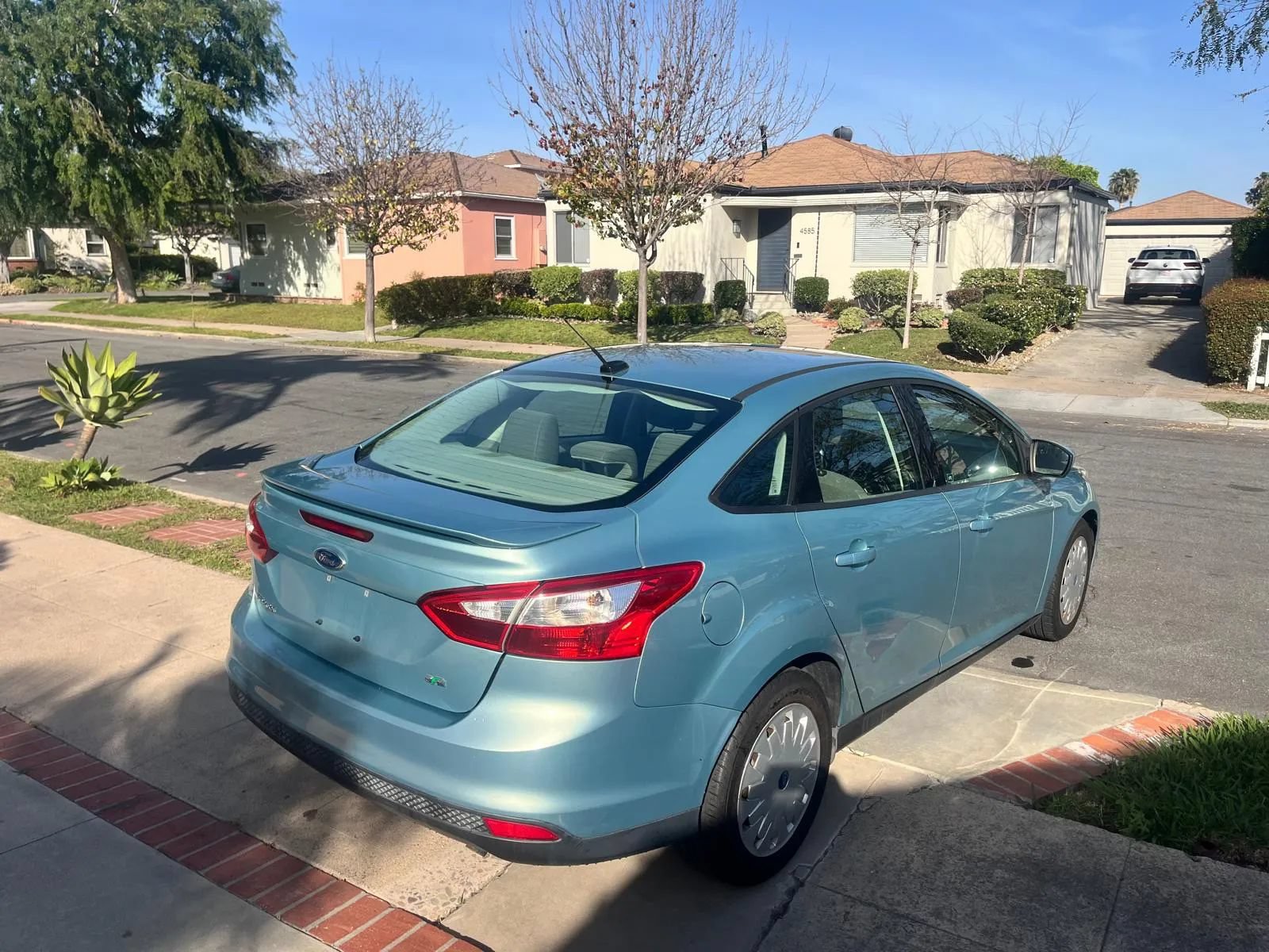 Used 2012 Ford Focus SE FWD image 6