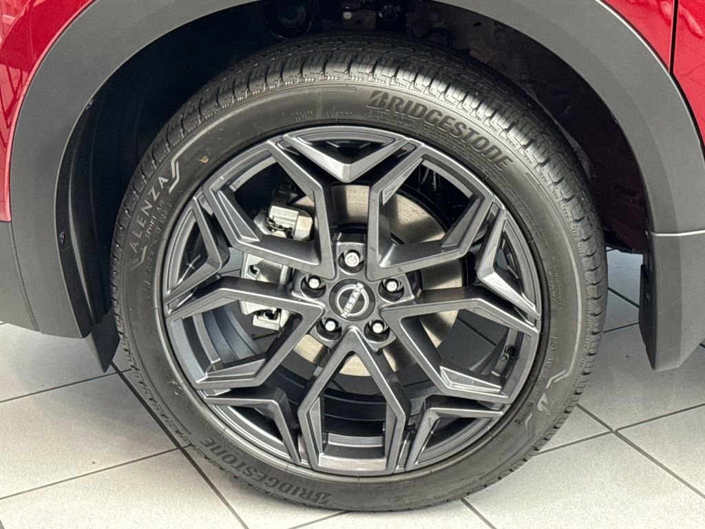 New 2026 Nissan Kicks SR w/ Illumination Package FWD image 24