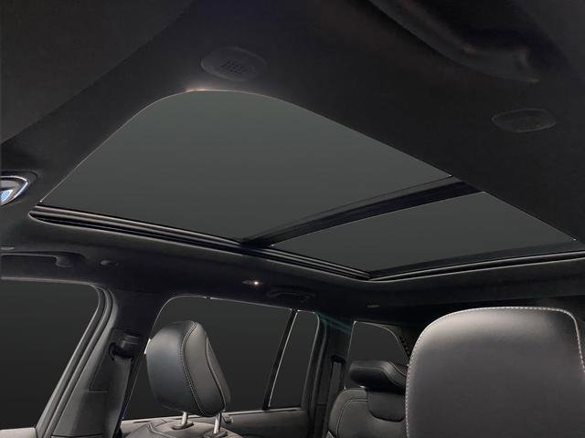 New 2025 Jeep Grand Cherokee Limited w/ Luxury Tech Group II image 7