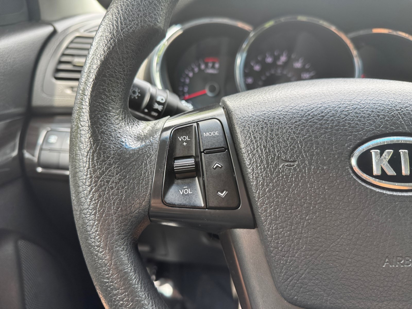 Used 2012 Kia Sorento FWD image 19