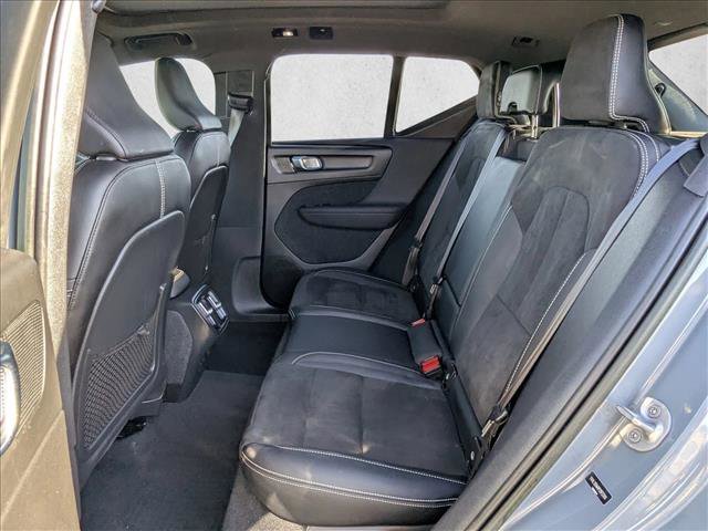 Used 2023 Volvo XC40 B5 Plus w/ Protection Package Premier image 17