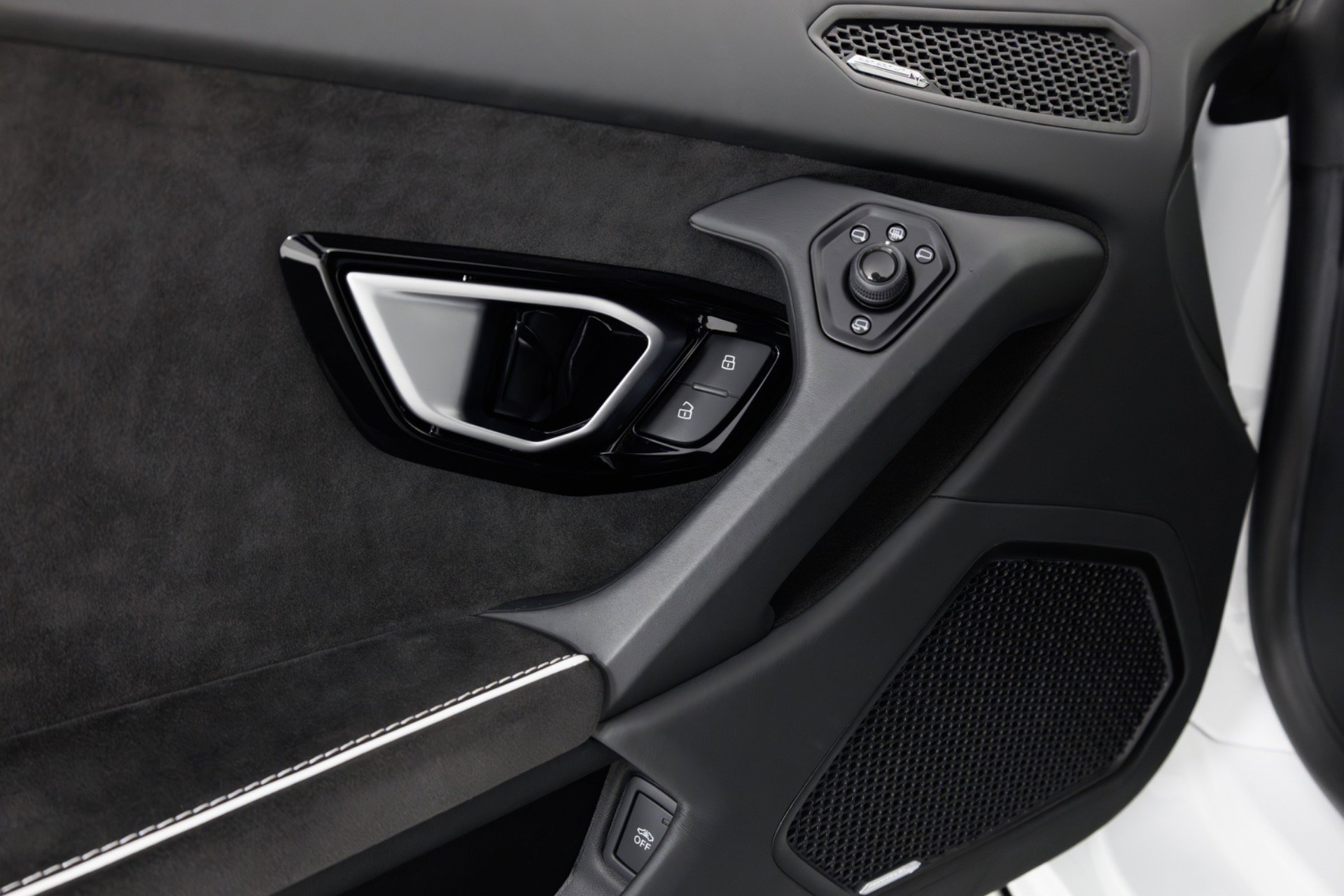 Used 2020 Lamborghini Huracan EVO AWD/4WD image 35