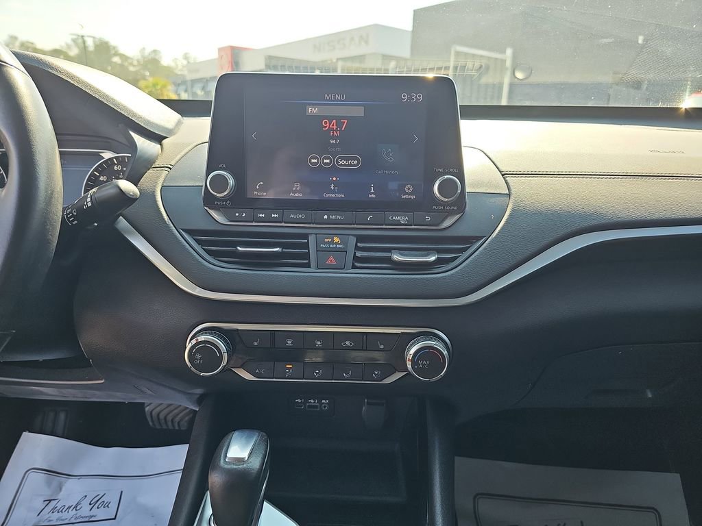 Used 2022 Nissan Altima 2.5 SV w/ SV Premium Package image 24