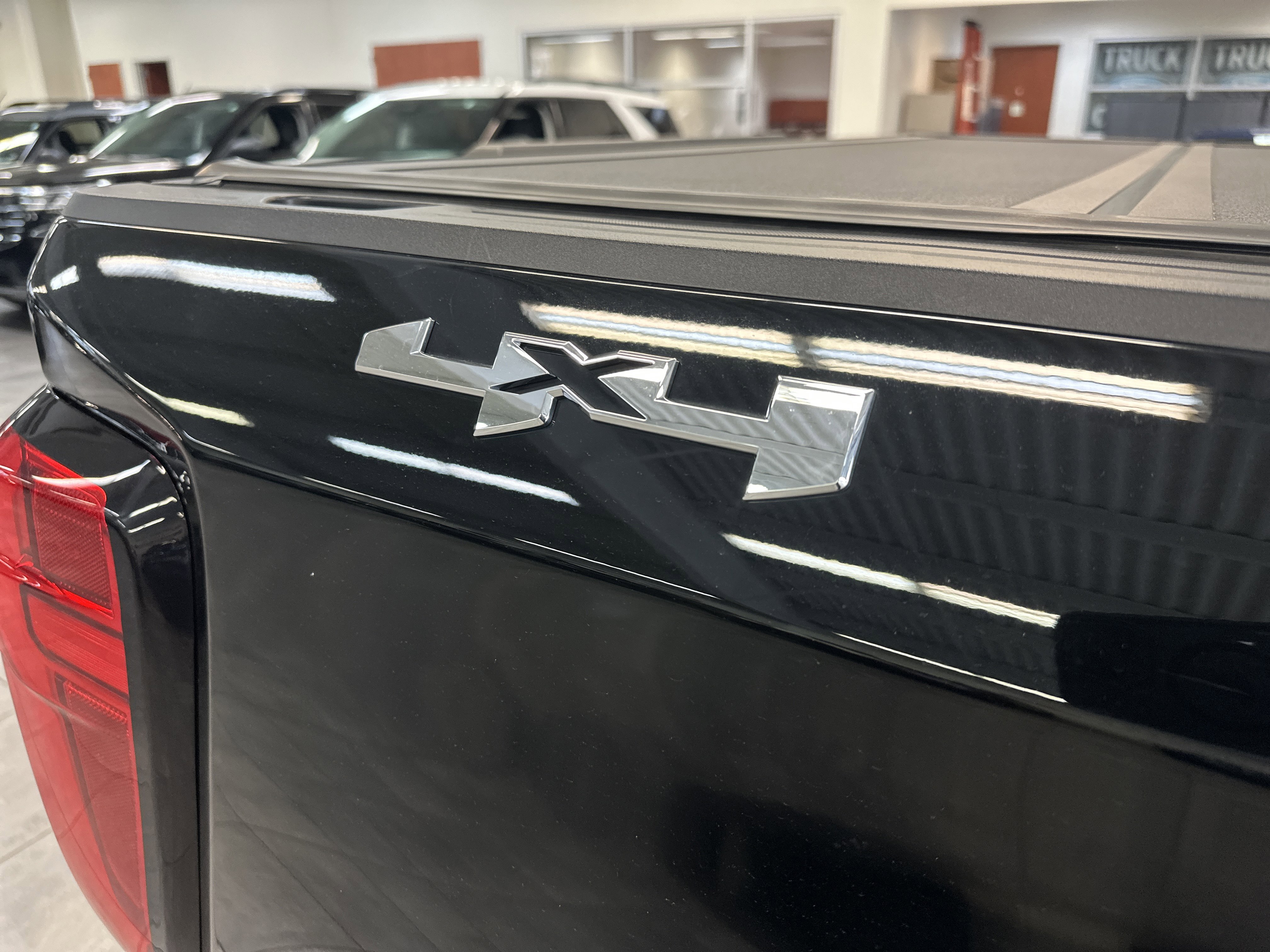 Used 2024 GMC Sierra 1500 SLT w/ SLT Premium Plus Package image 9